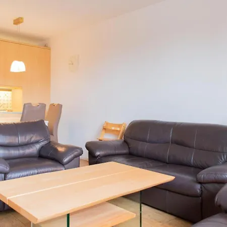 Geraeumige Anker In Ruhiger Lage *