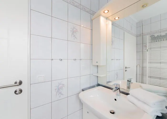 Geraeumige Anker In Ruhiger Lage Appartement *