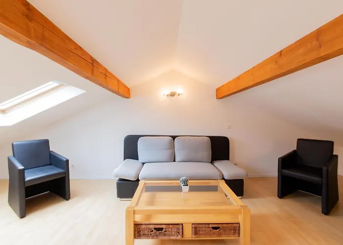 Geraeumige Anker In Ruhiger Lage *