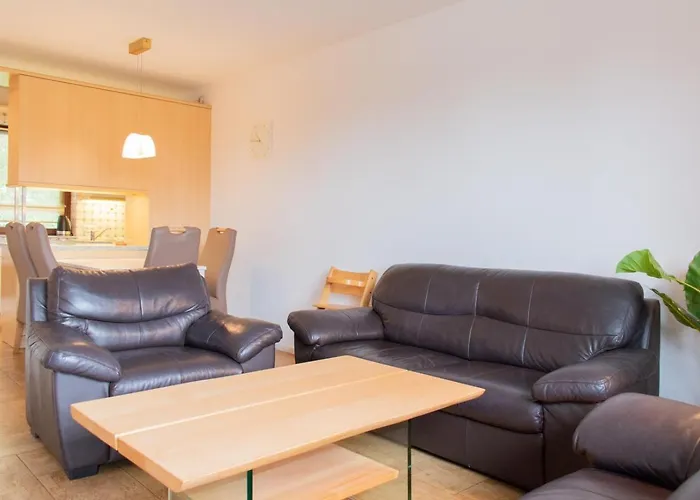 Geraeumige Anker In Ruhiger Lage *